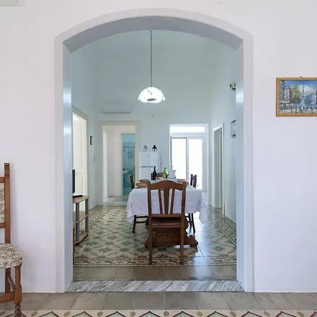 Villa Casa Estilo Espanol